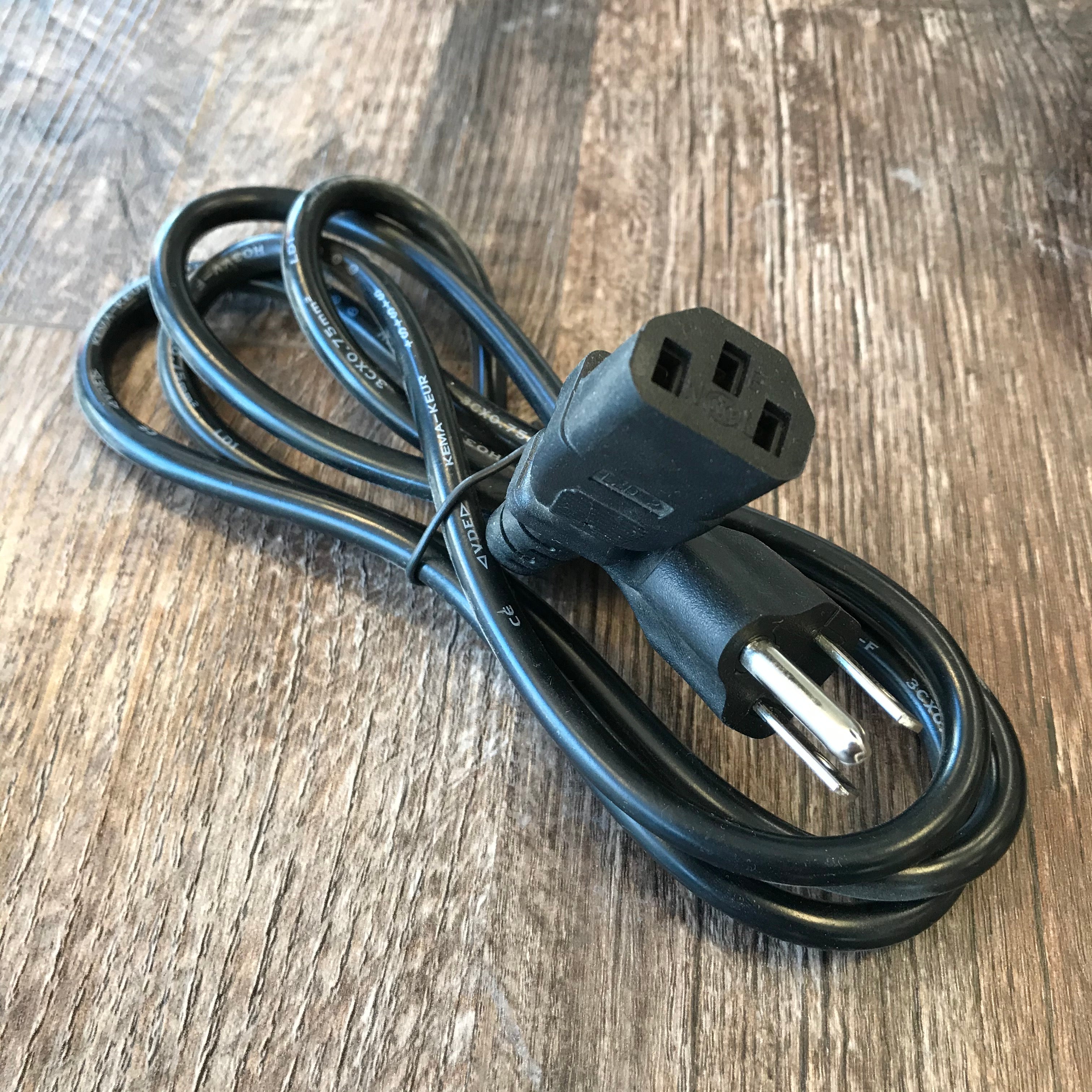ENail C13 Power Cord
