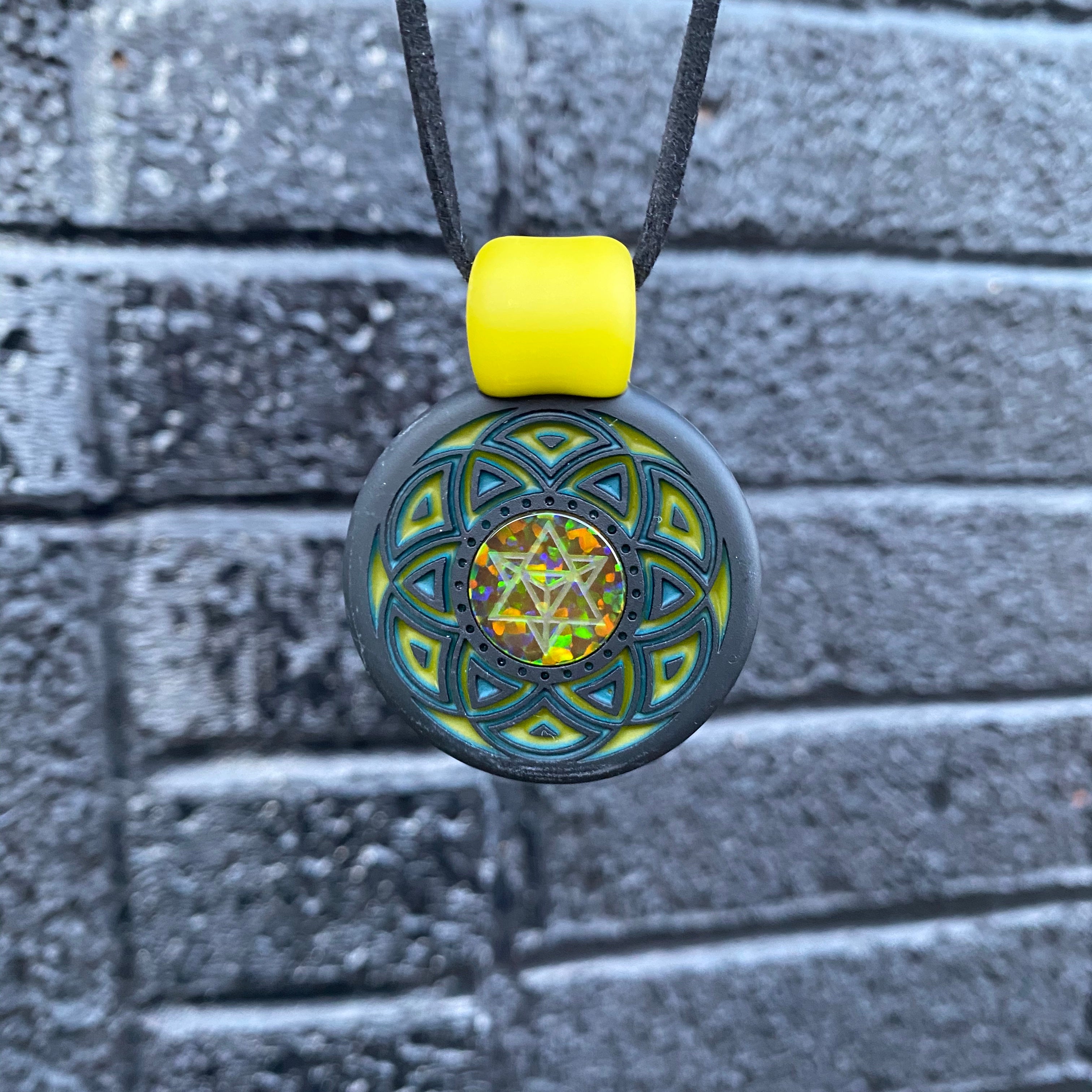 GlassMaze Carved Green/Yellow Pendant