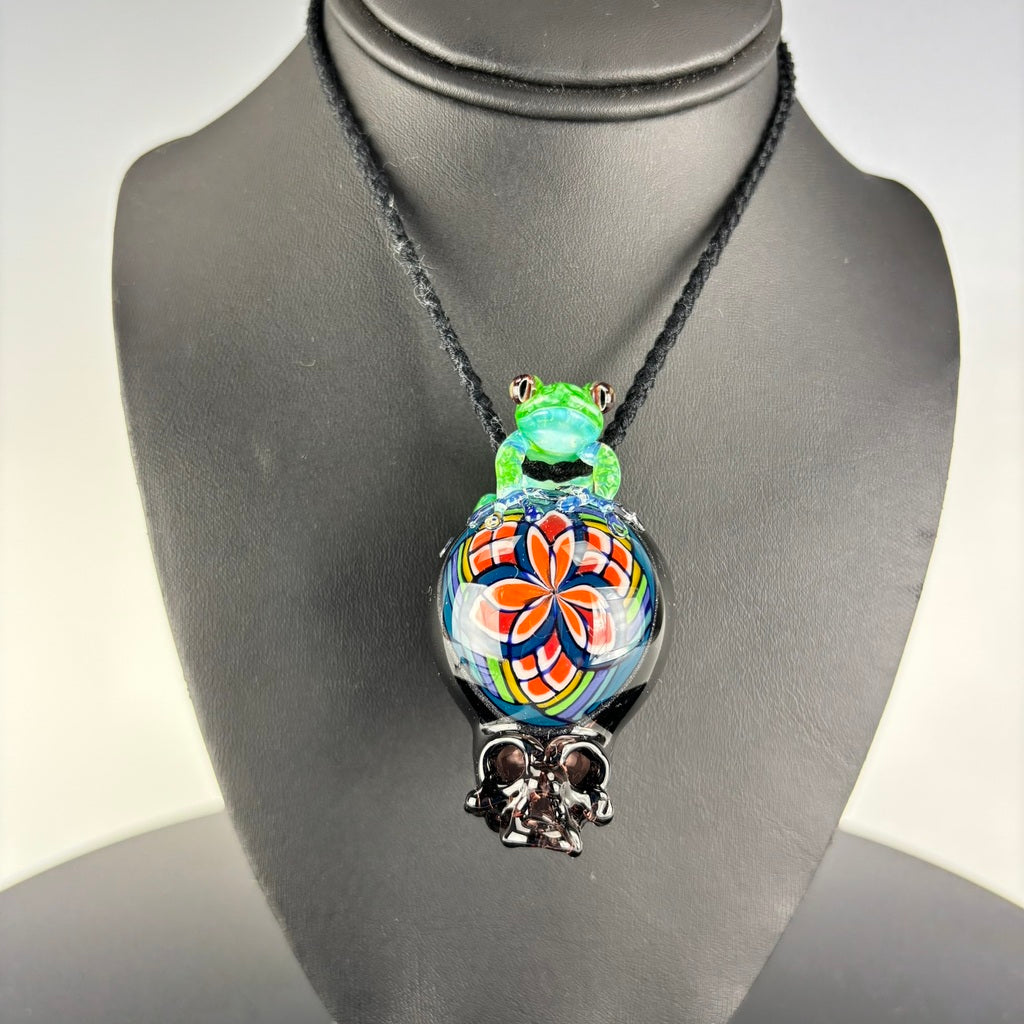 Freeek x Kengtaro Pendants